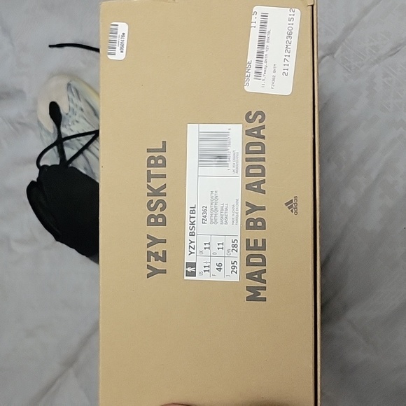 Yeezy quantum basketball - Picture 5 of 7